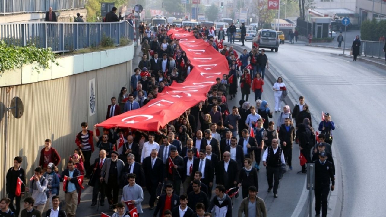 Eyüpsultanlı Gençler 57. Alay'a Vefa İçin Yürüdü