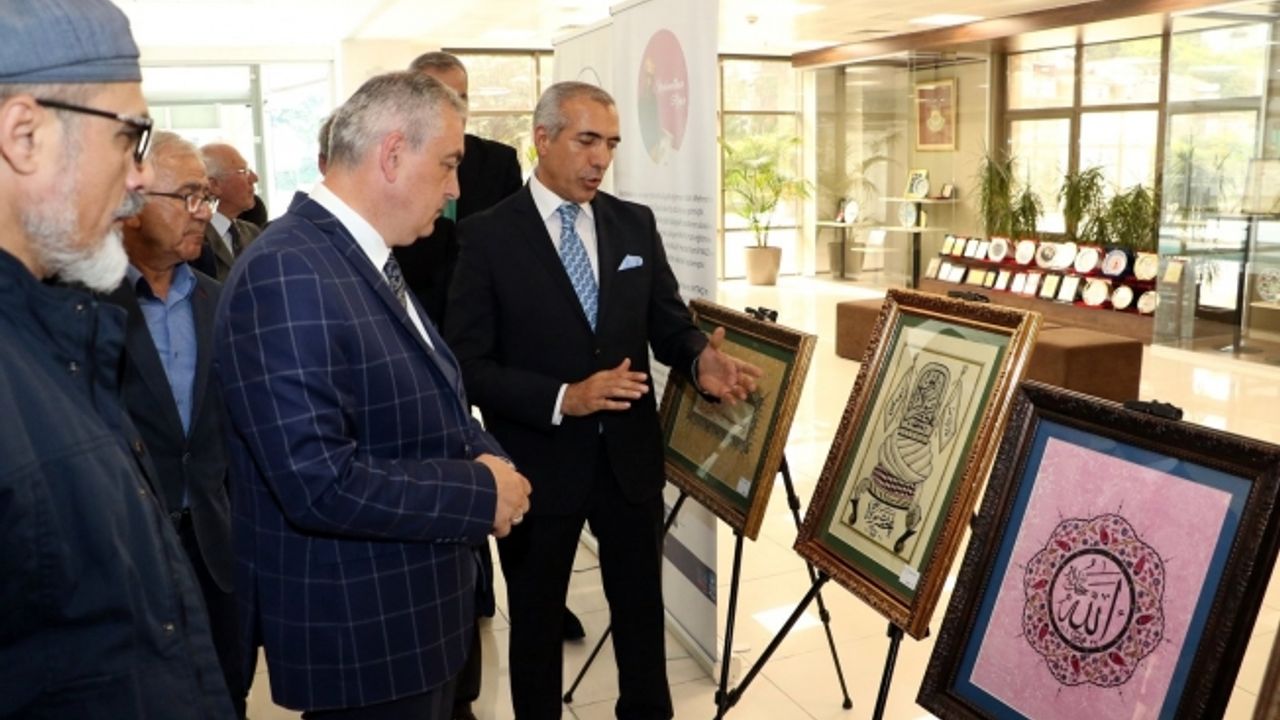 Eyüpsultan'da "Aşk-ı Hat" Sergisi Açıldı