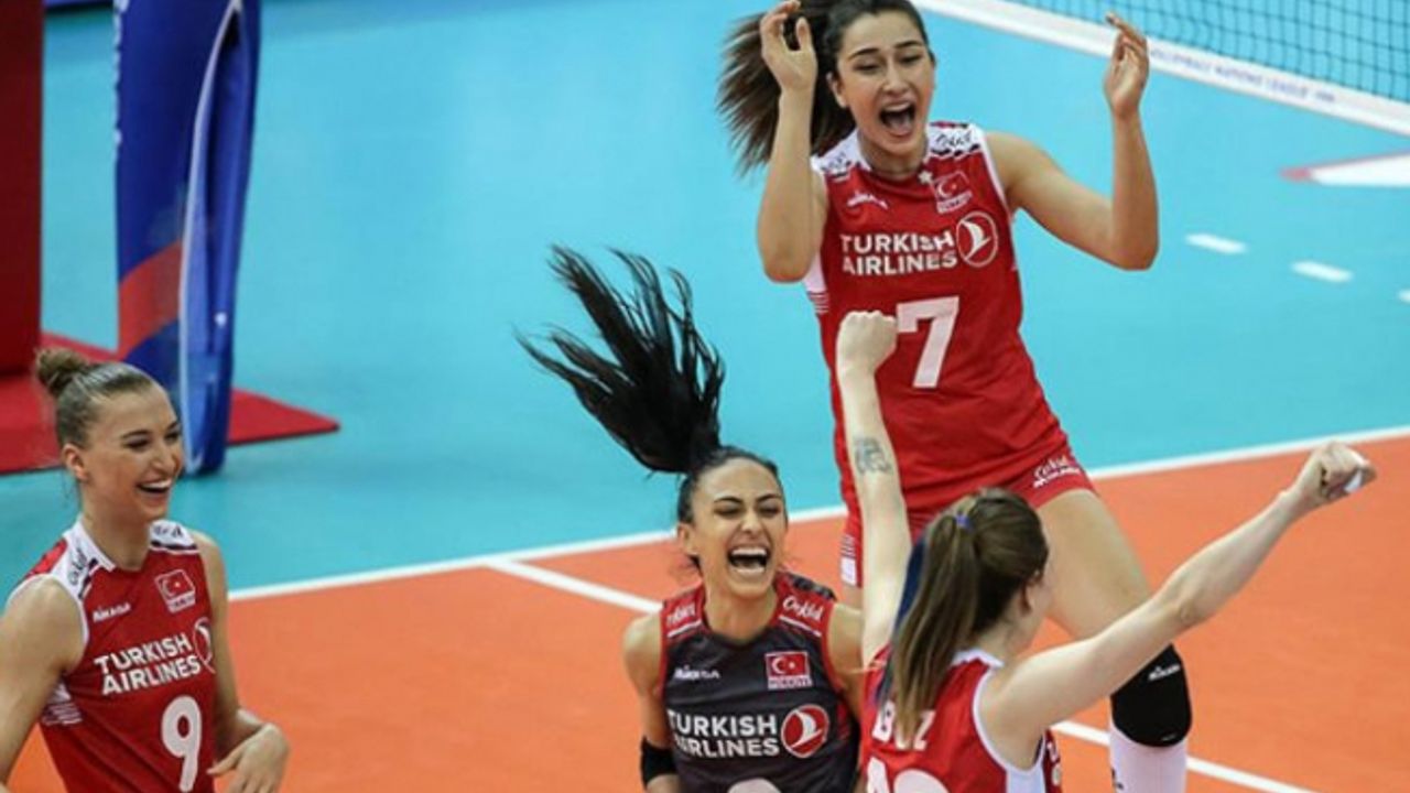 A Milli Kadın Voleybol Takımı finalde!