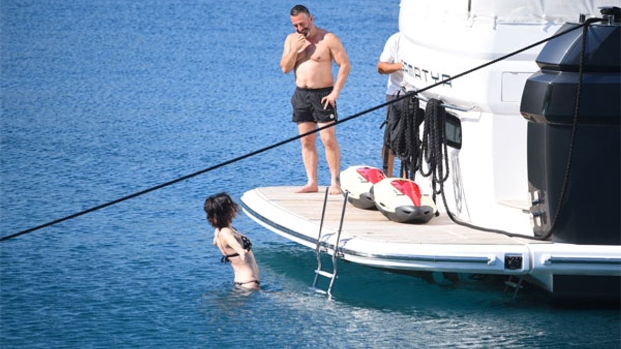 Cem Yılmaz ve Defne Samyeli'nin romantik anları!