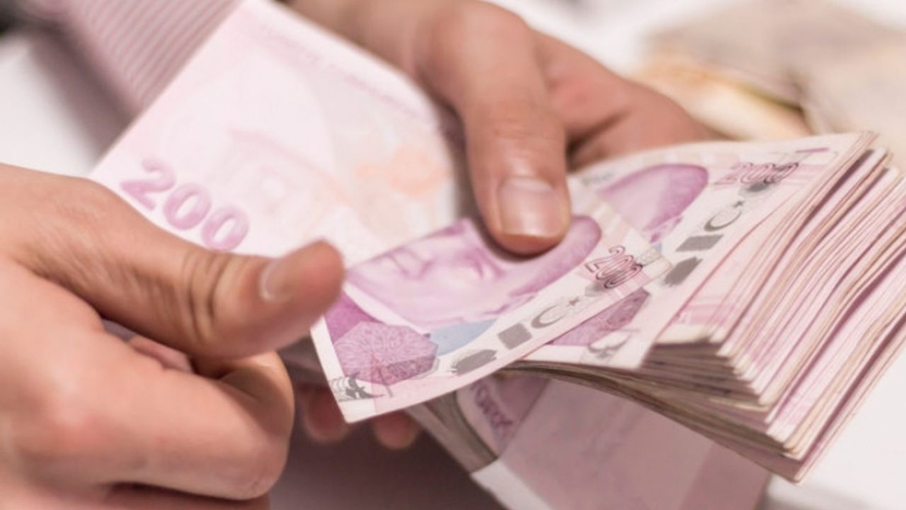 İş kuran gence 8 bin 402 lira!