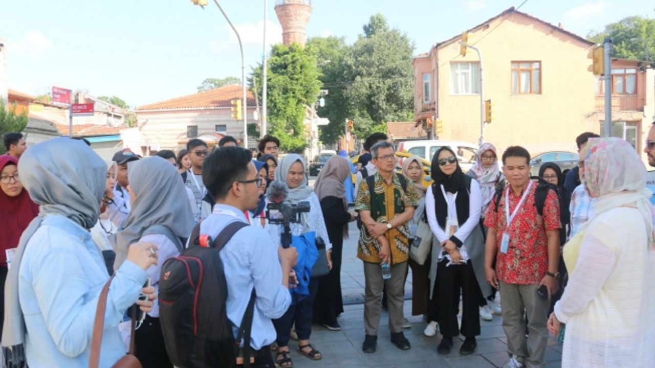 Endonezyalı öğrencilere ve akademisyenlere ESTAM gezisi