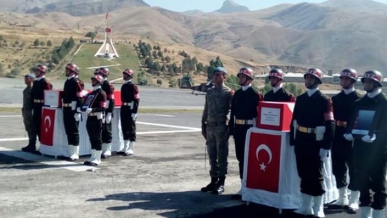 Yürek yakan boş çerçeve... Şehit anne ve bebeği uğurlanıyor!
