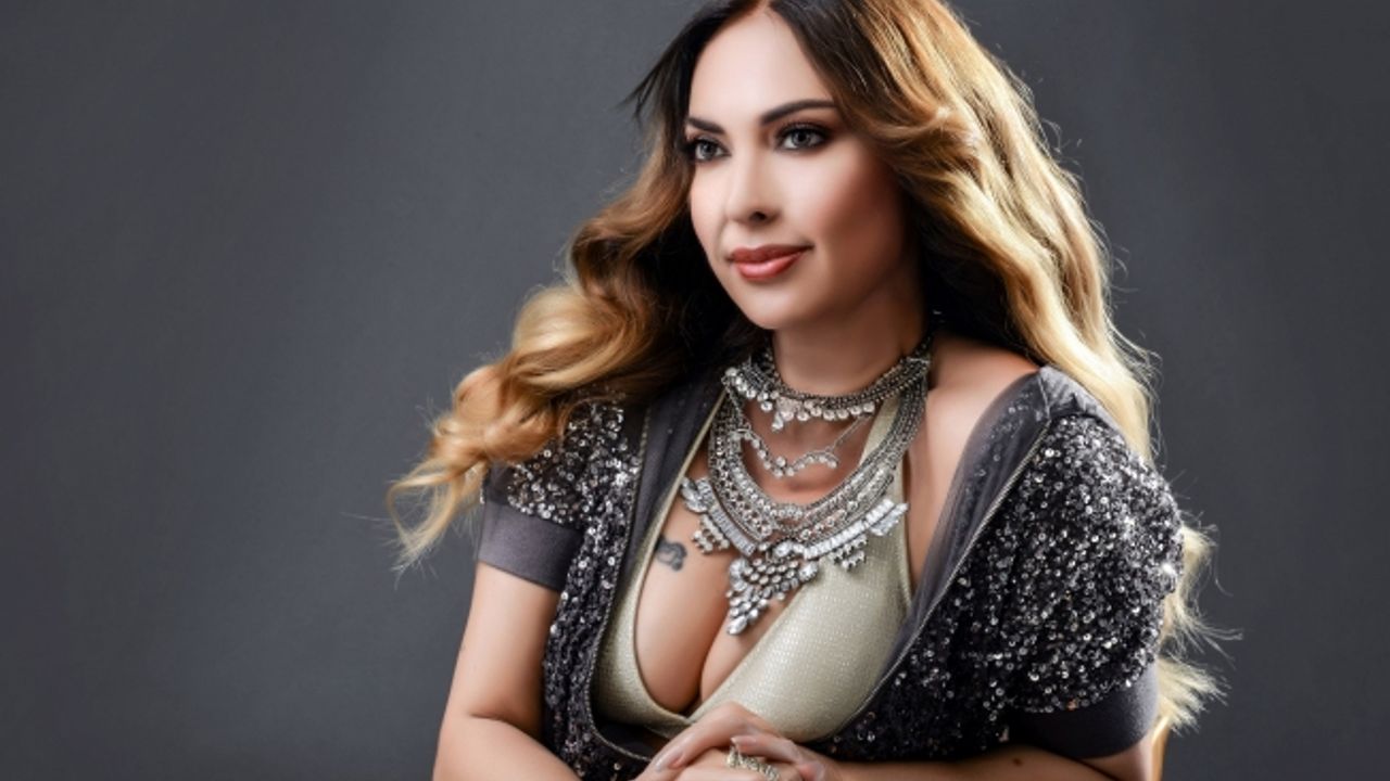 Reyhan Cansu:  HER ŞEYİM VAR AŞK YOK
