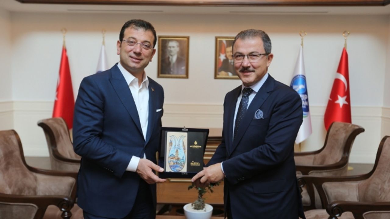 Ekrem İmamoğlu Eyüpsultan Belediye'sini Ziyaret Etti