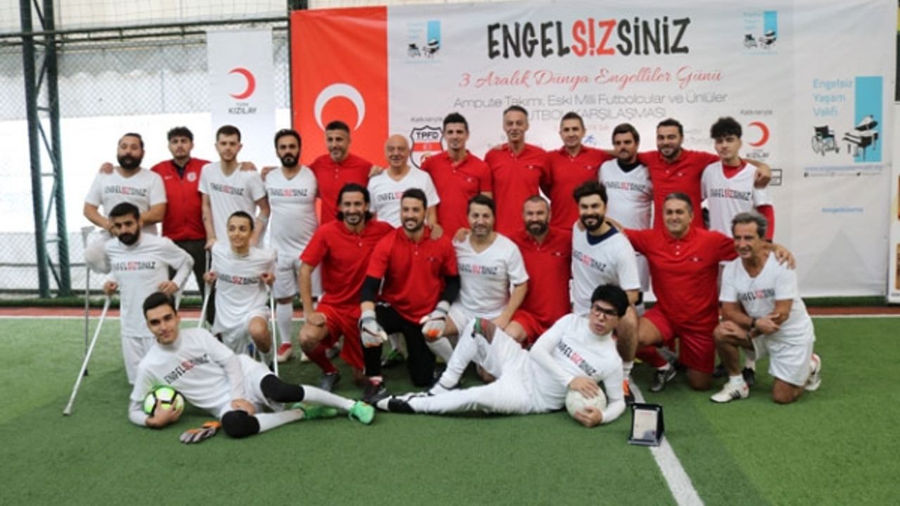Ünlü İsimler ve Eski Milli Futbolcular Engelliler İçin Sahaya Çıktı