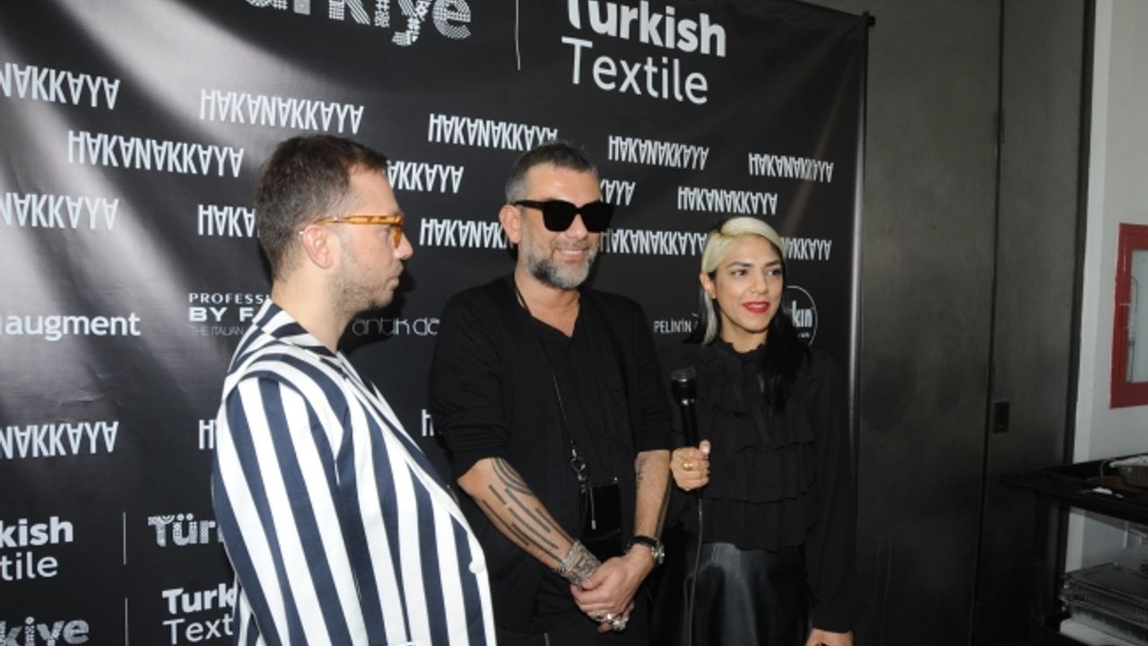 HAKAN AKKAYA'NIN NEW YORK FASHİON WEEK'TEKİ DEV DEFİLESİ