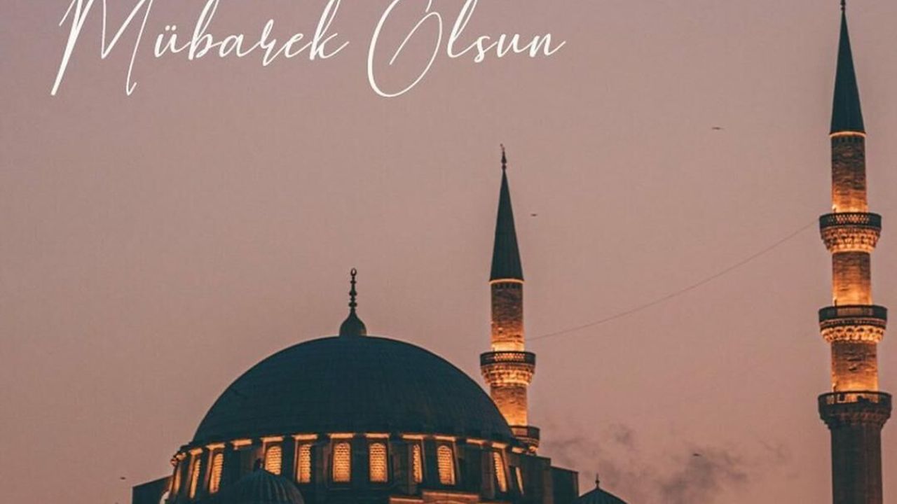 Kadir Gecesi bütün bir insanlığın hidayetine, ümmetin vahdetine, bizlerin kardeşliğine vesile olsun inşallah. Kadir Geceniz mübarek olsun.