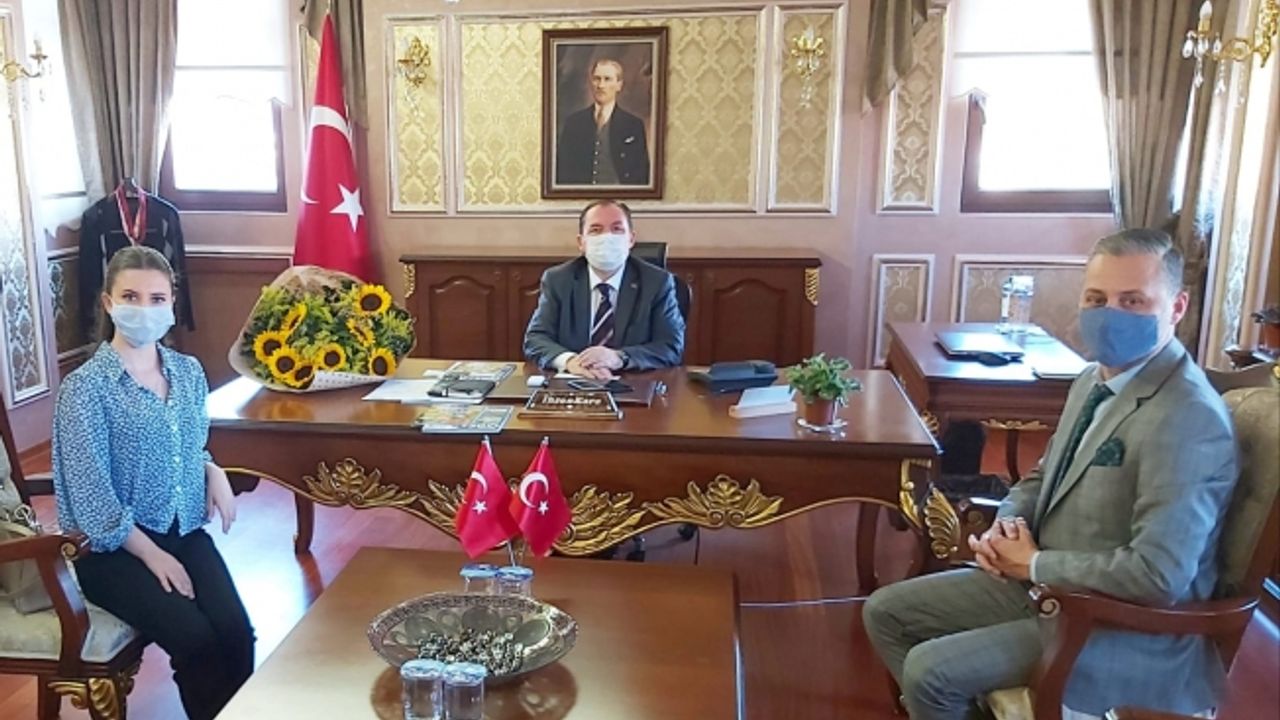 Ümit Öner Eyüpsultan Kaymakamı İhsan Kara'yı makamında ziyaret etti