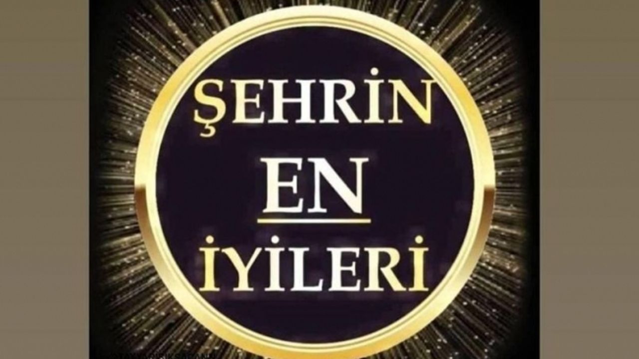 Başarılı modacı Tuğçe Sayın ödüllere doymuyor.