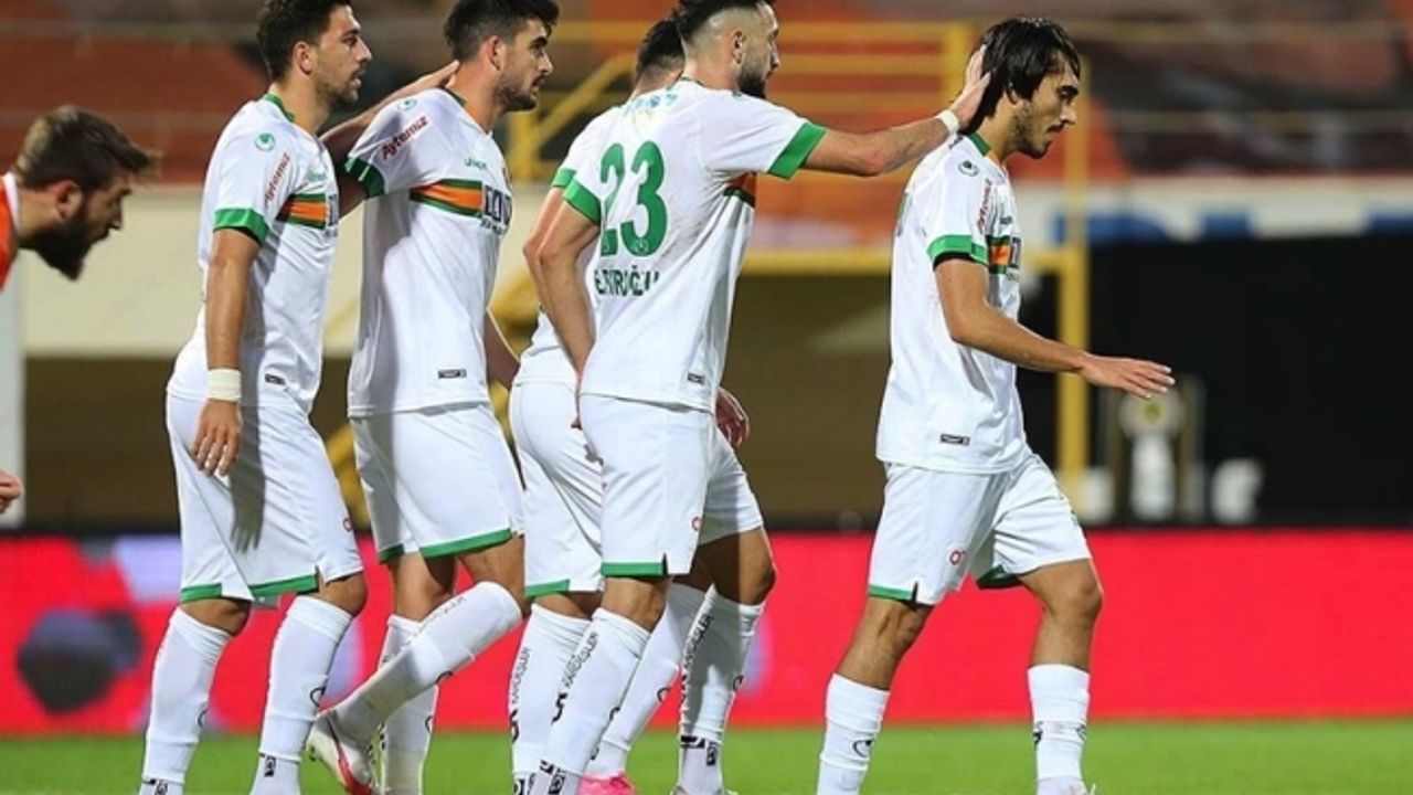 Lider Alanyaspor yarın Malatya'yı konuk edecek