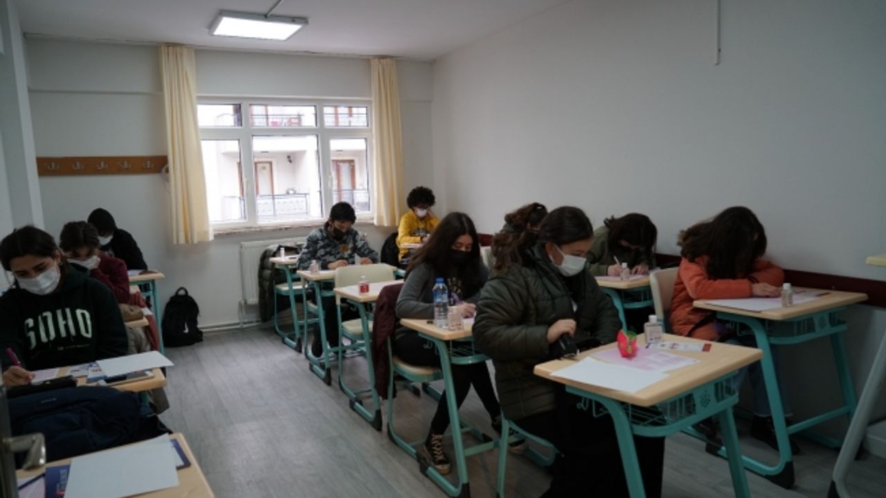 Üniversite ve Liselere Giriş Sınavında Başarının Adı: ‘‘Göktürk Fen Bilimleri''