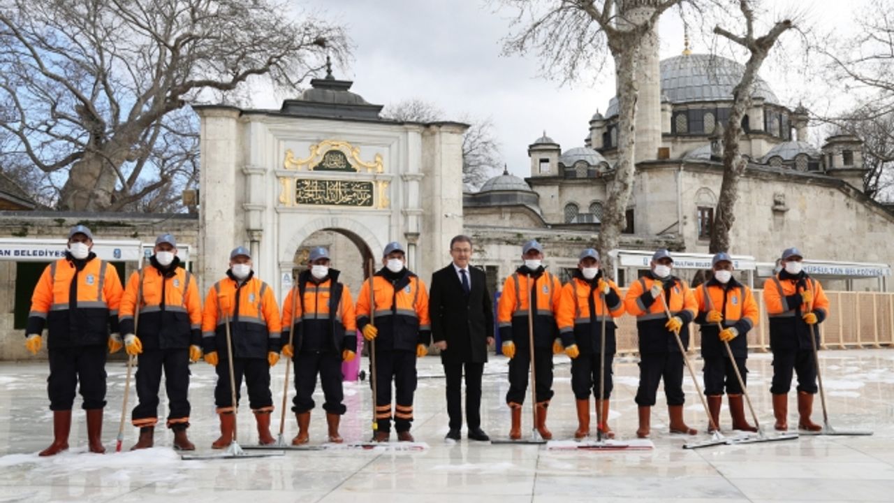 Eyüpsultan Camii, Ramazan öncesi gül suyuyla yıkandı.