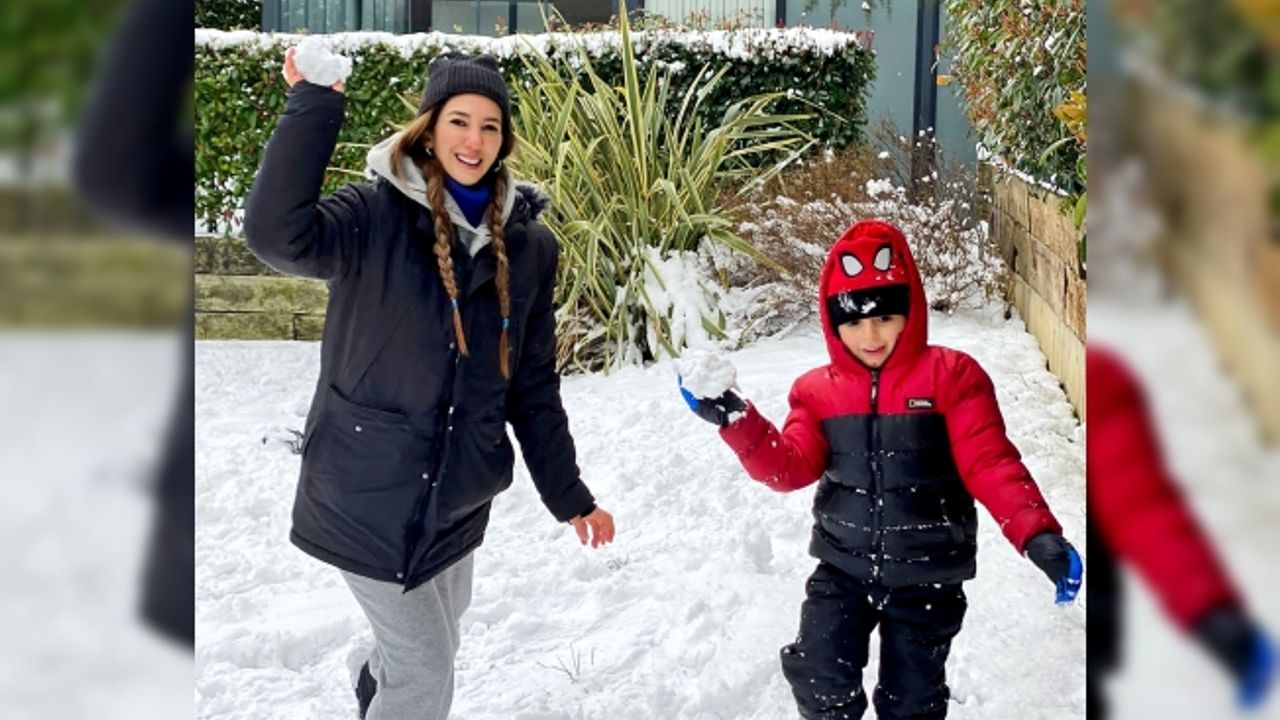 Nadide Sultan'ın oğlu Kaan'la kartopu keyfi