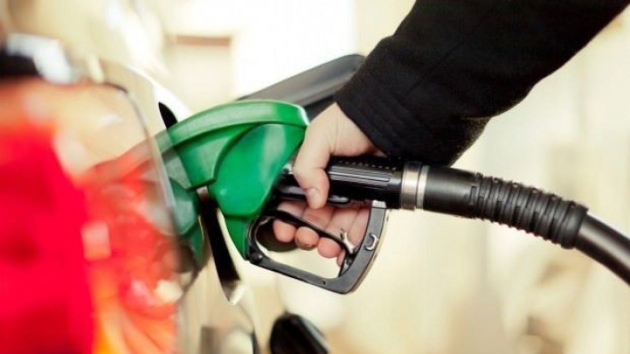 Petroldeki düşüşün ardından motorine indirim geldi