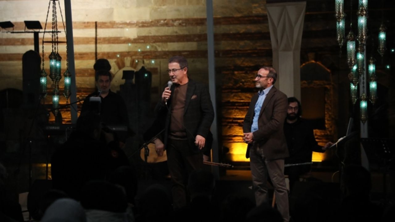 Eyüpsultan’da Ramazan coşkusu, ezgi gecesi ile başladı