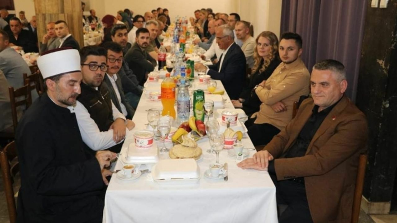 Bosna Hersek'te dev iftar sofrası kuruldu