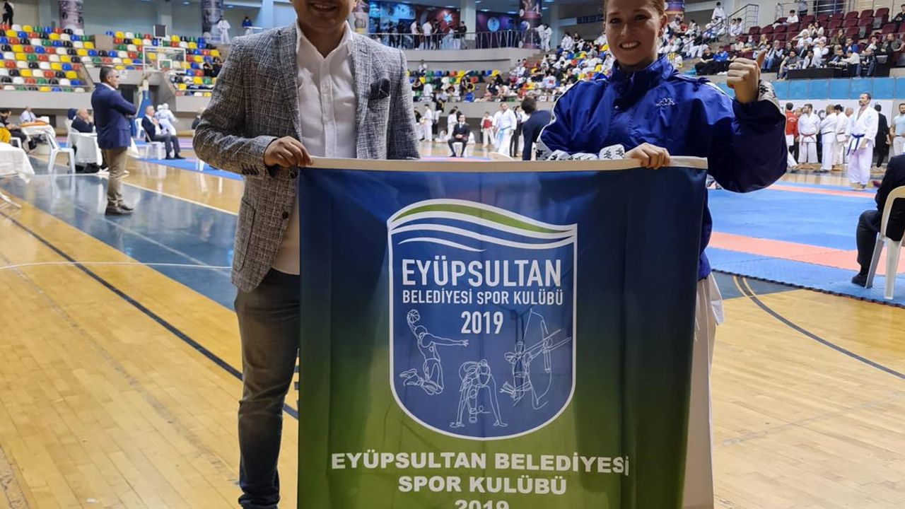 Sporcumuz Havva Bayazıt iki kategoride Türkiye Şampiyonu oldu