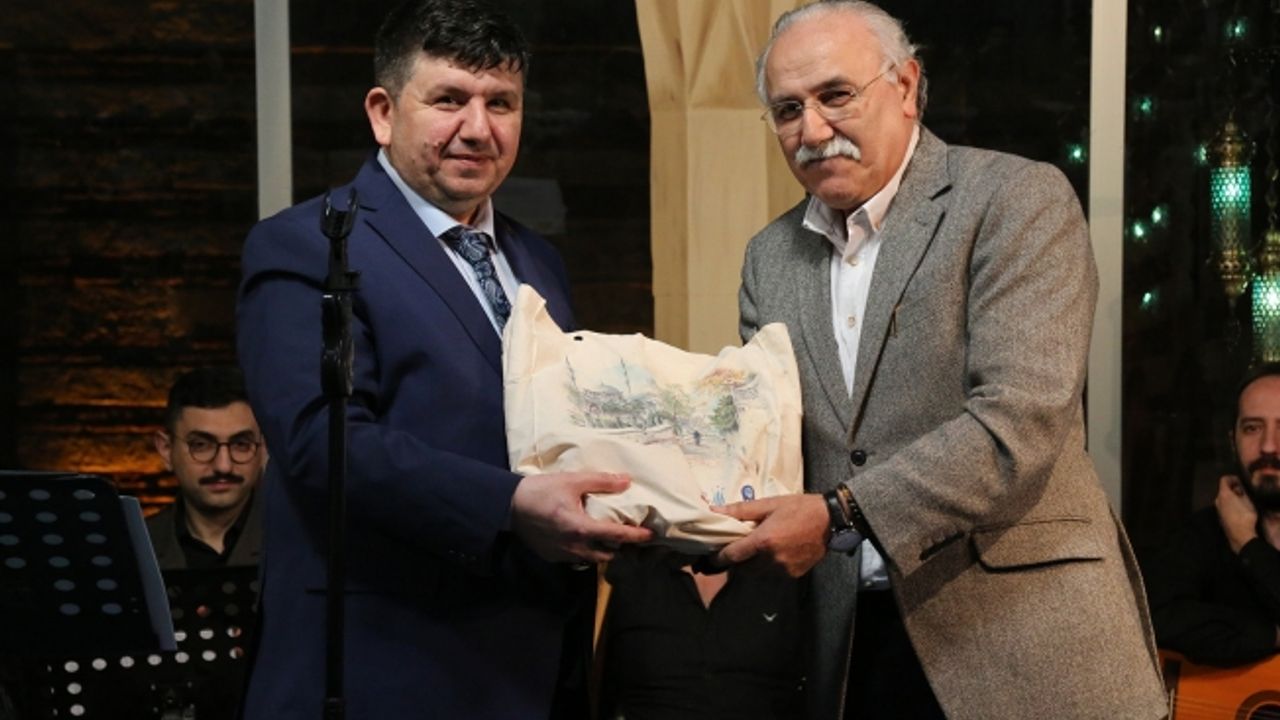 Ubeydullah Sezikli’den gönüllerin pasını silen konser