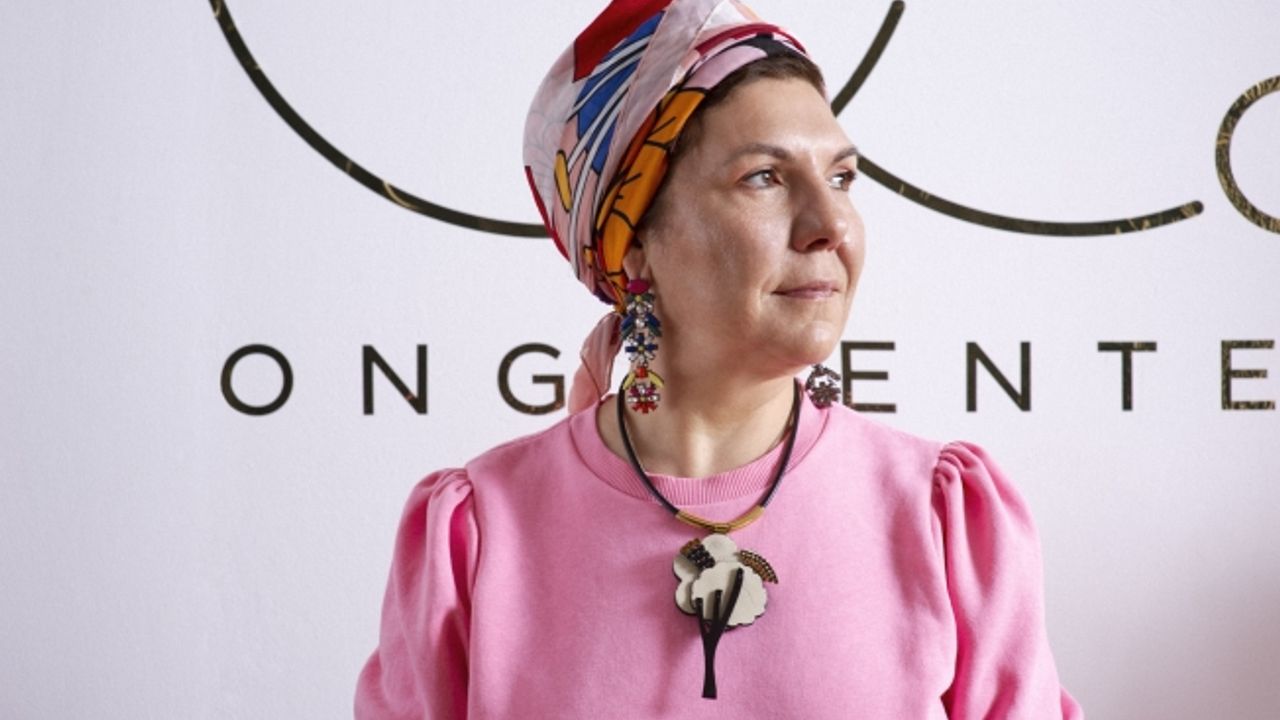 Kundalini yoga öğrencisi "Dilara Moran"