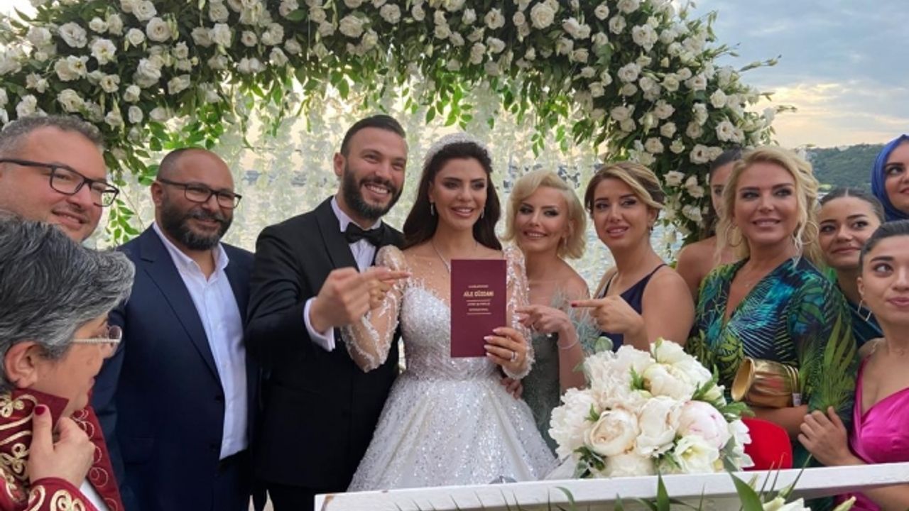 Oyuncu Semra Güzel Avukat Sevgilisi Mülhan Tümer İle Evlendi