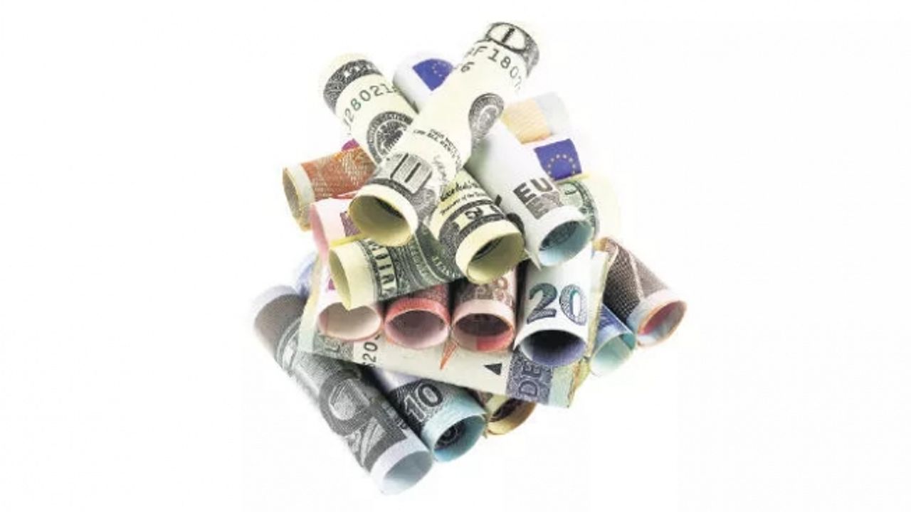 Dolar ve euroda tarihi gün! Düşüşün iki önemli nedeni var