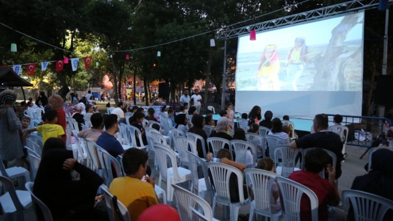 Eyüpsultan'da Mahalle Şenlikleri ve Yaz Sinema Geceleri
