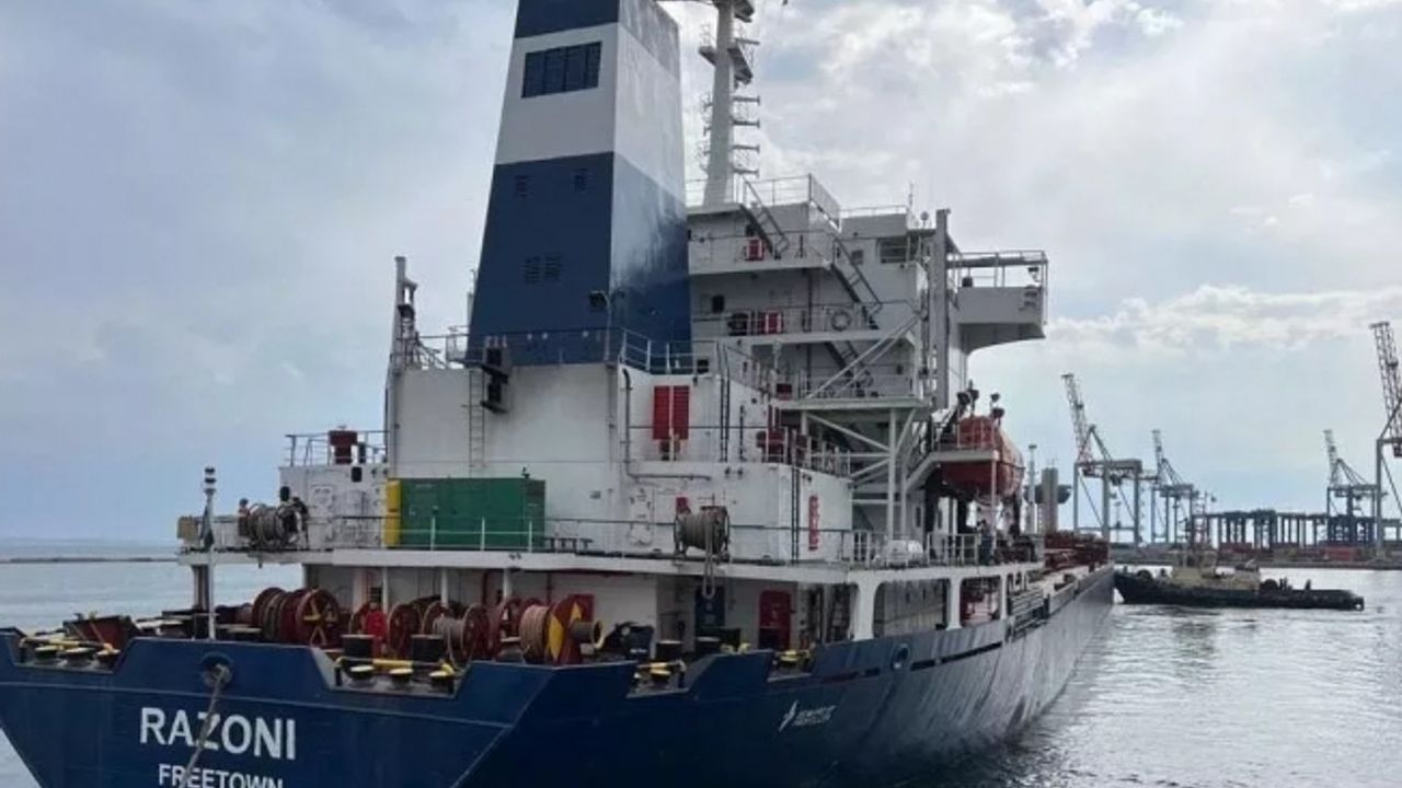 İlk tahıl gemisi, Ukrayna'dan Lübnan'a doğru yola çıktı