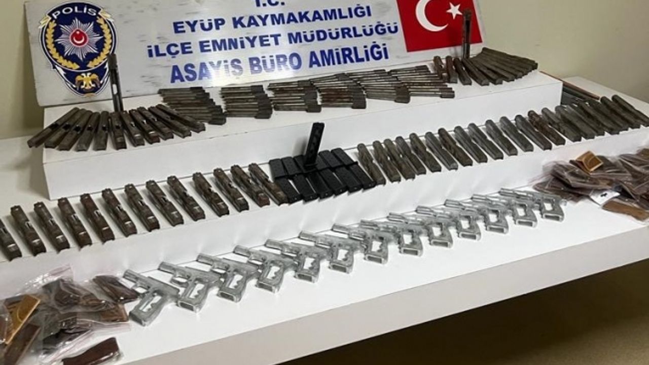Eyüpsultan İlçe Emniyet Müdürlüğü'nden Kaçak Silah Operasyonu