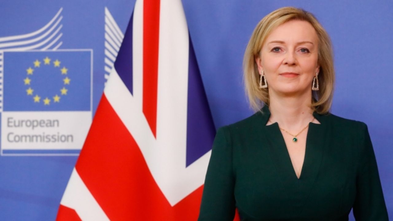 Son dakika... İngiltere'nin yeni Başbakanı Liz Truss oldu.