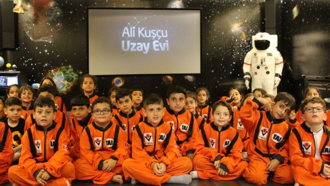 Uzay eğitimleri başladı! Tüm Türkiye'den kayıt alınıyor!