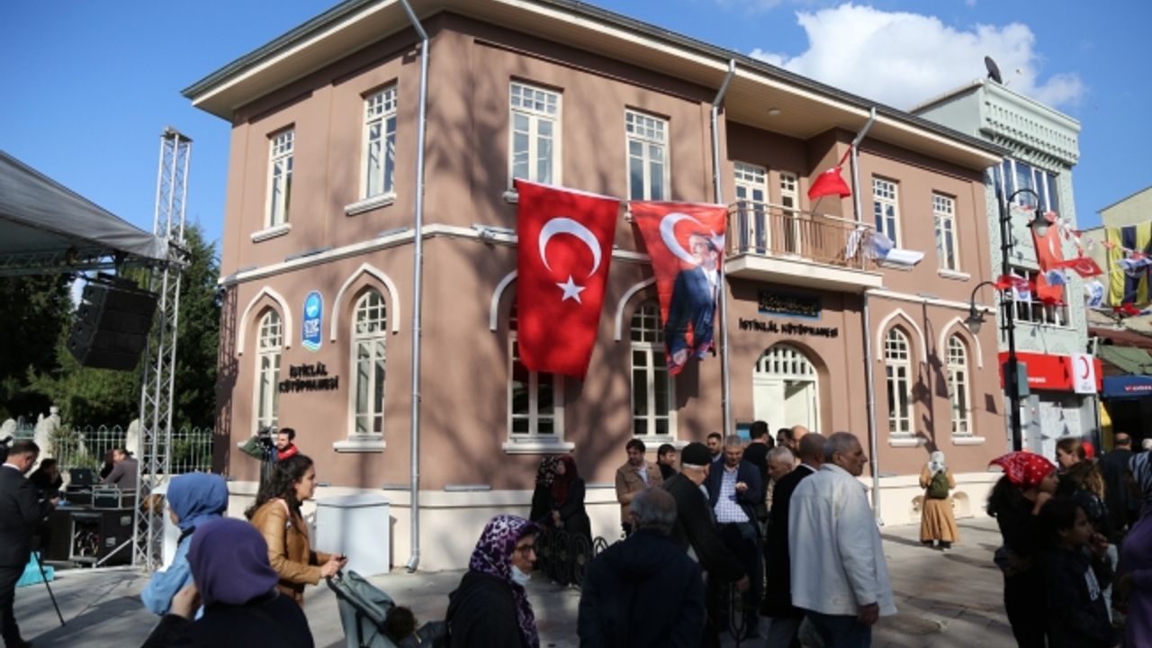 Alanında ilk ve tek! İstiklal Kütüphanesi açıldı!