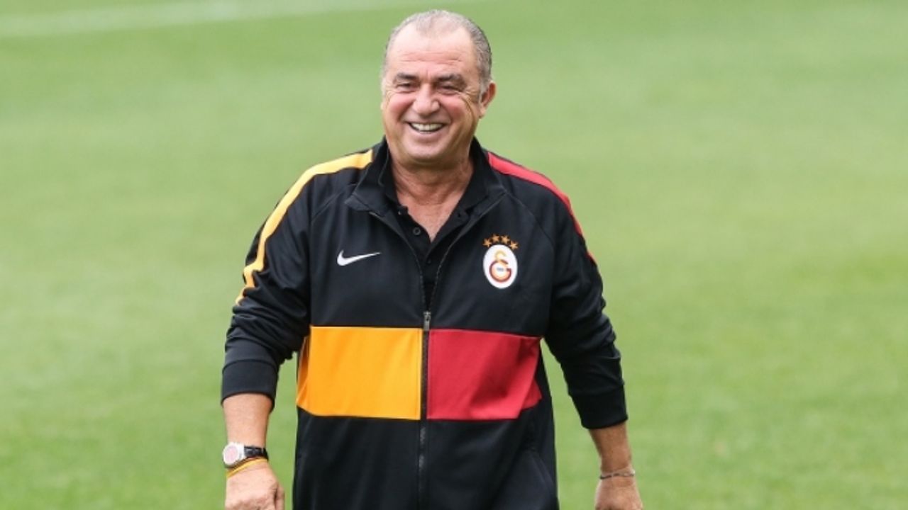Fatih Terim'e Golden Foot Ödülü