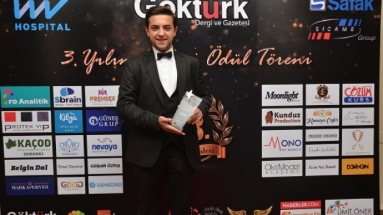 Berat Efe Parlar'ın büyük acısı! 'Canım annemi kaybettik'