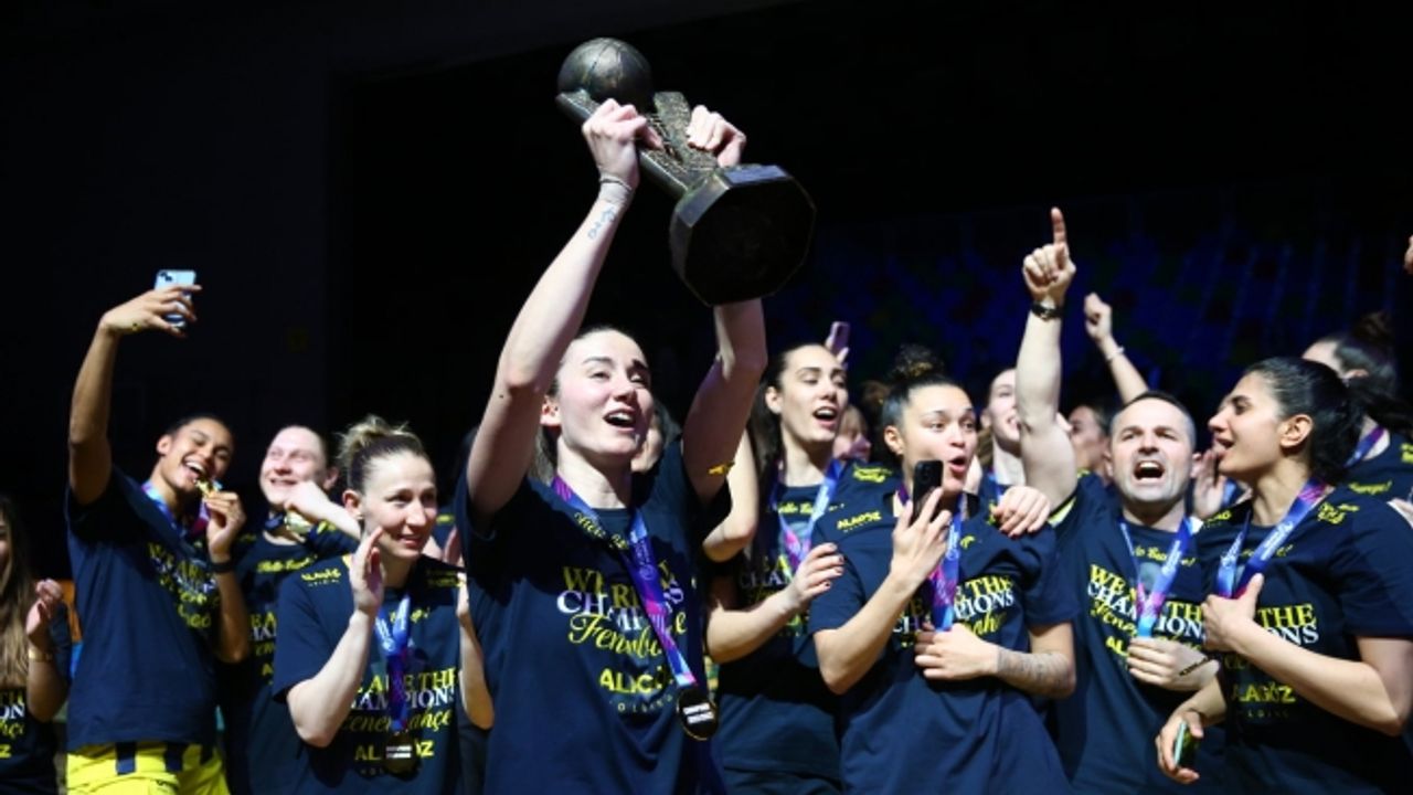 Avrupa'nın en büyüğü Fenerbahçe: Şampiyonluktan kareler!