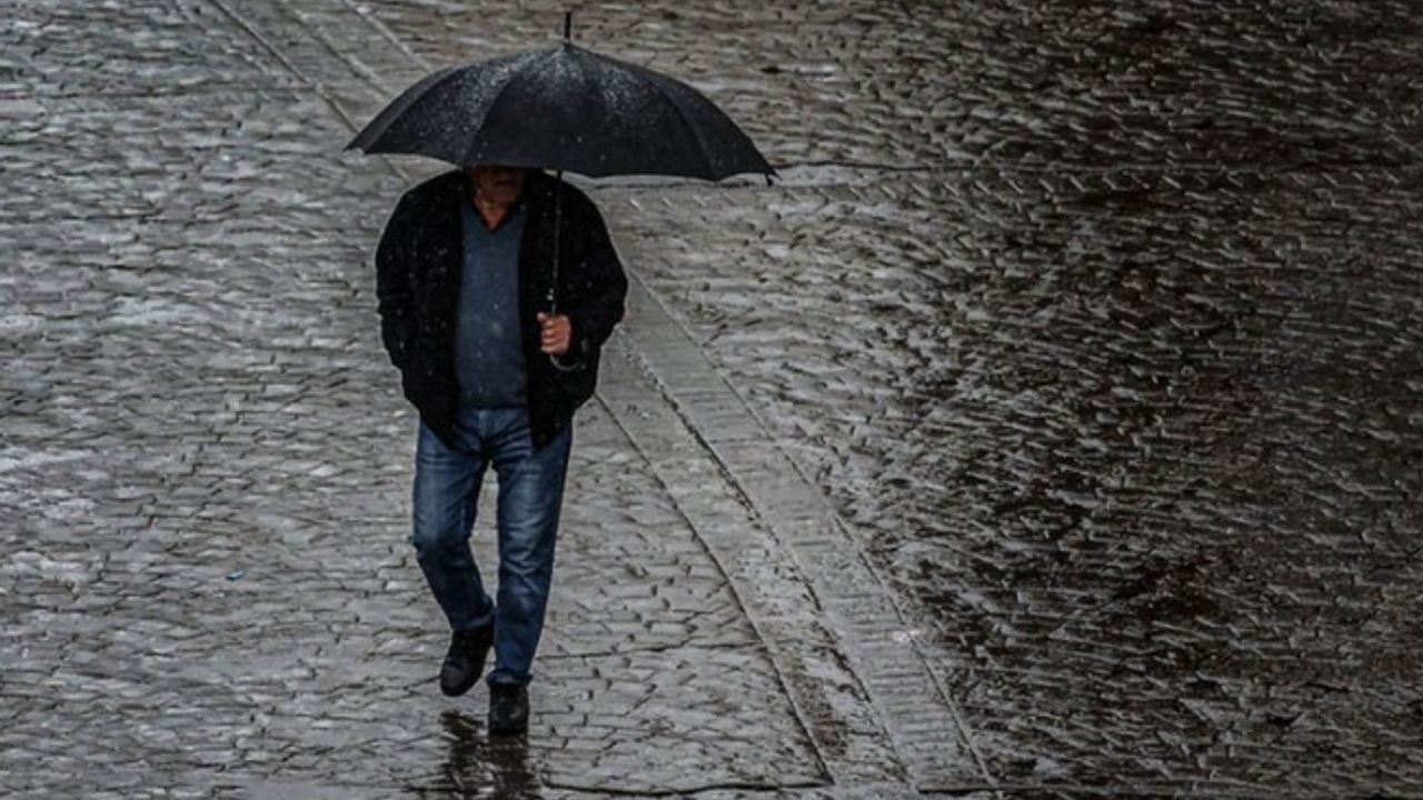 Meteoroloji'den gök gürültülü sağanak uyarısı! Bu bölgeler dikkat!