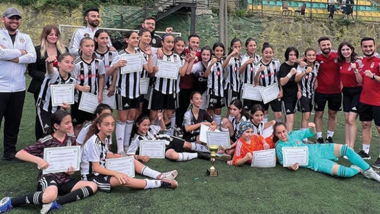 Beşiktaş, U13 Minik Kızlar Ligi'nde şampiyon