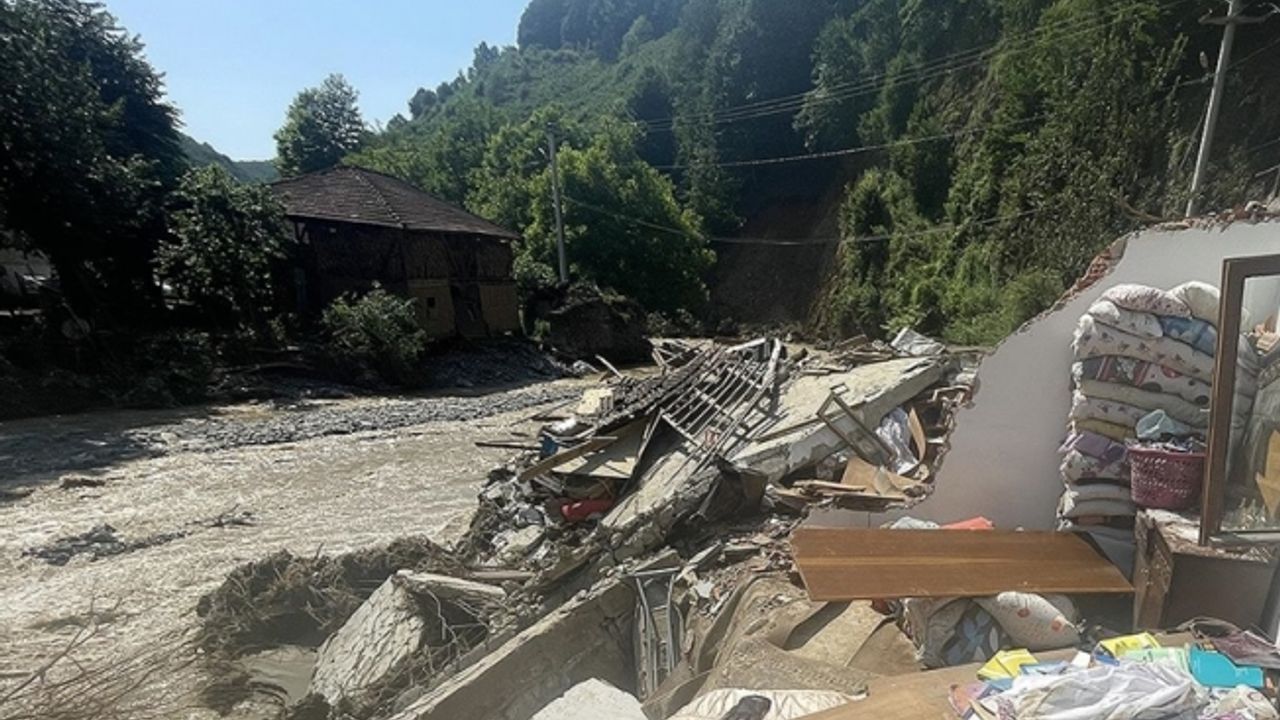 Düzce'de selden etkilenen ailelere 5'er bin liraya kadar destek verilecek
