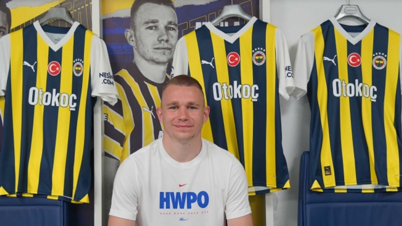 Fenerbahçe, Szalai'nin 12,3 milyon avro bedelle Hoffenheim'a transfer olduğunu açıkladı
