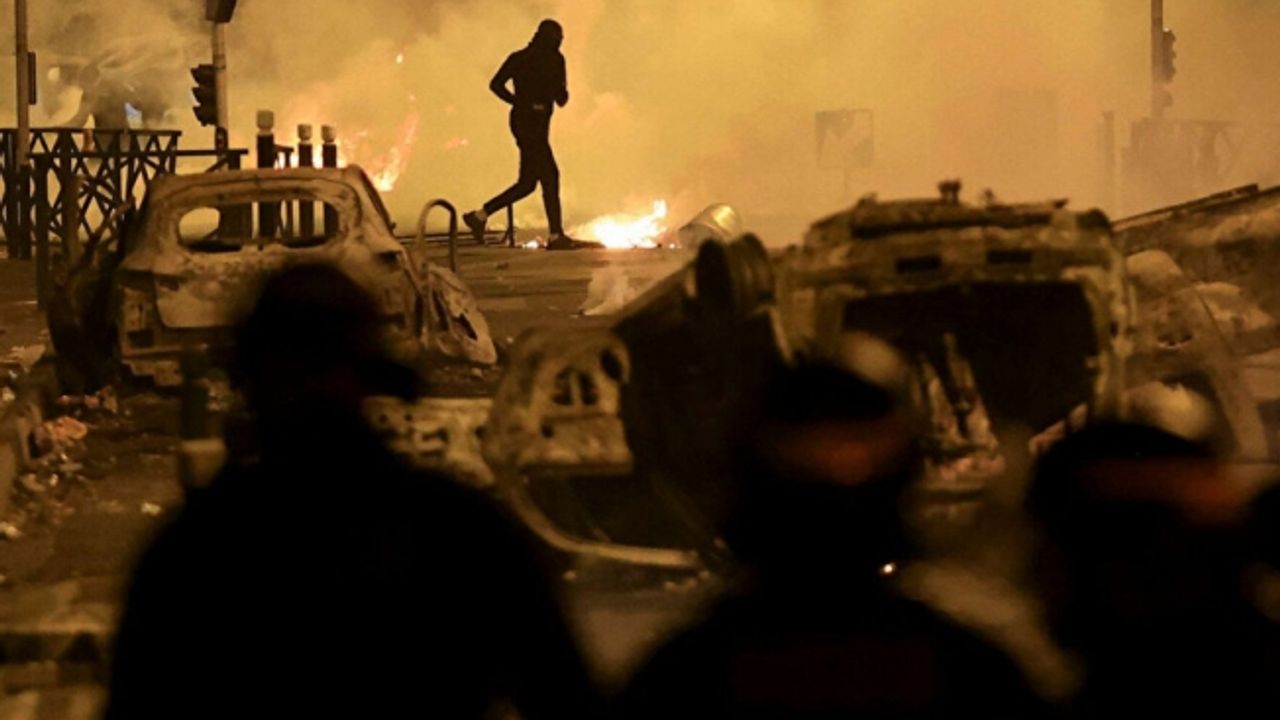 Fransa'daki protestolarda ölenlerin sayısı 2'ye yükseldi!