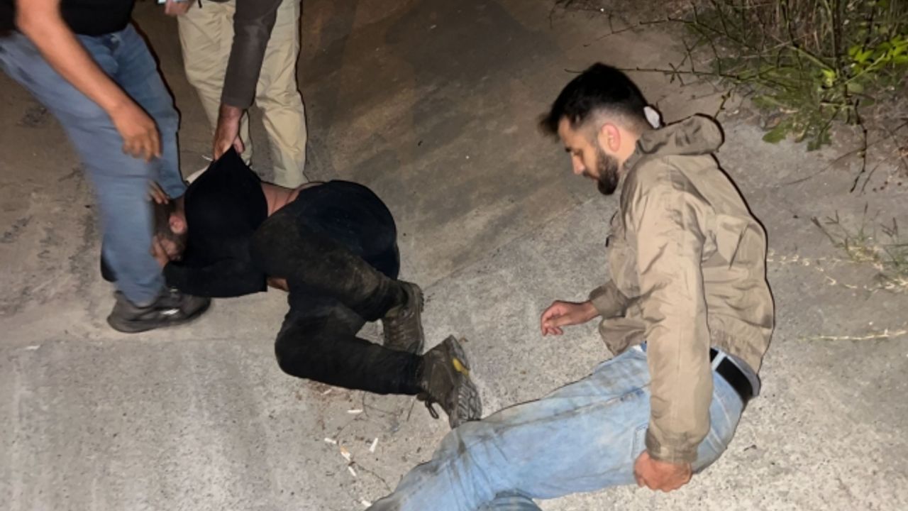 SİLAHLI ÇATIŞMA... JANDARMA KAÇAN HIRSIZLARI VURARAK YAKALADI