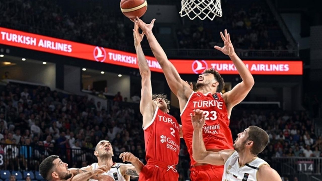A Milli Erkek Basketbol Takımı, 2'de 2 yaparak yarı finale yükselmeyi garantiledi