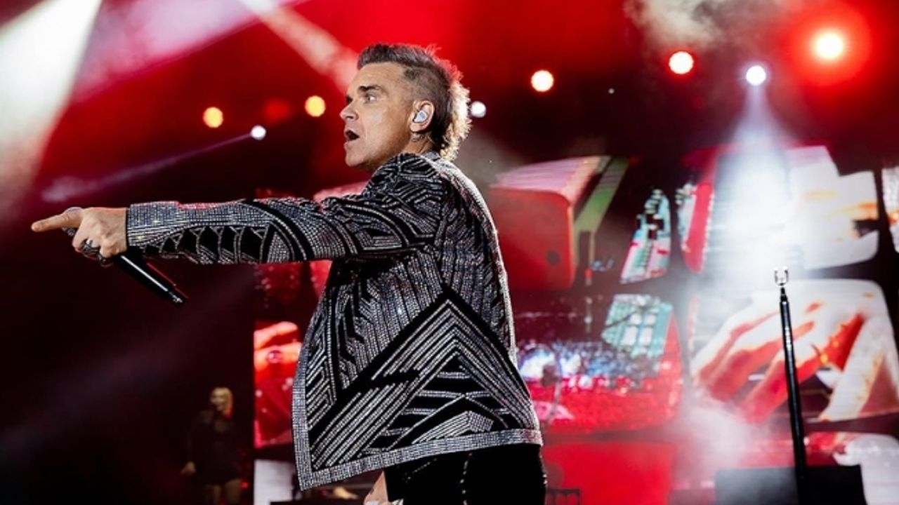 İngiliz şarkıcı Robbie Williams Türkiye'deki ilk konserini Bodrum'da verdi