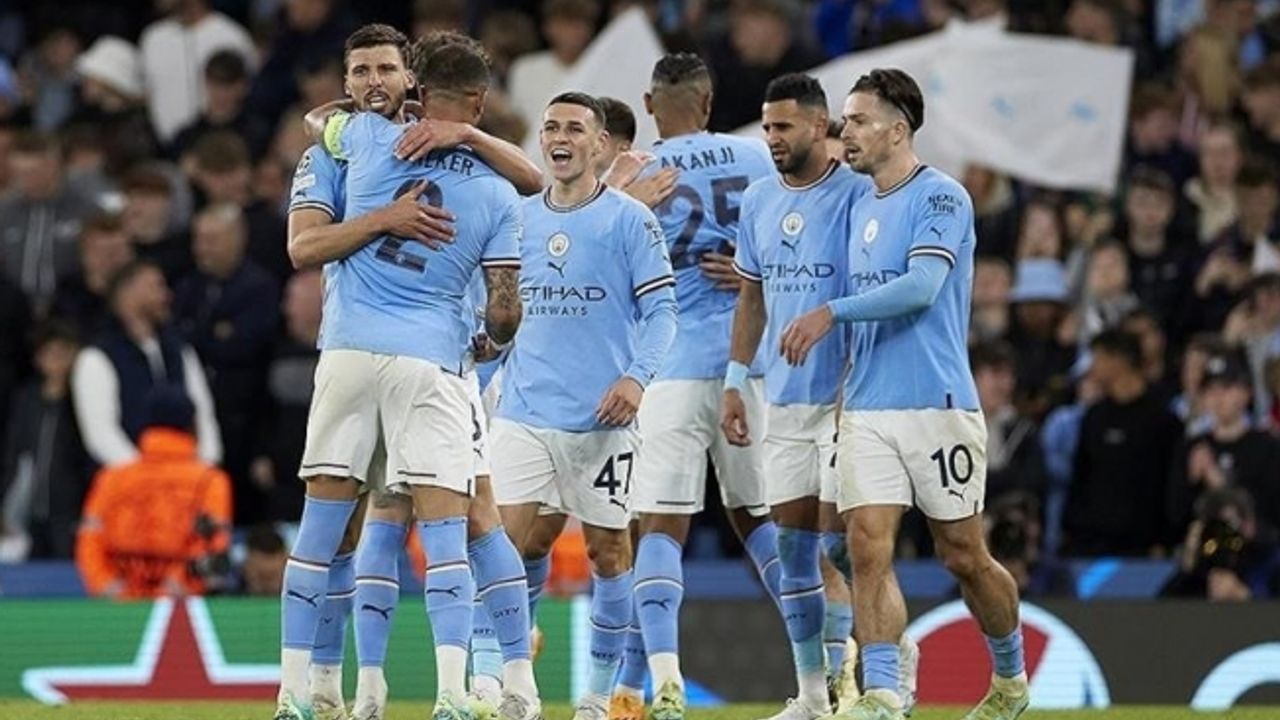 Premier Lig'de Manchester City, sezona 3-0'lık Burnley galibiyetiyle başladı