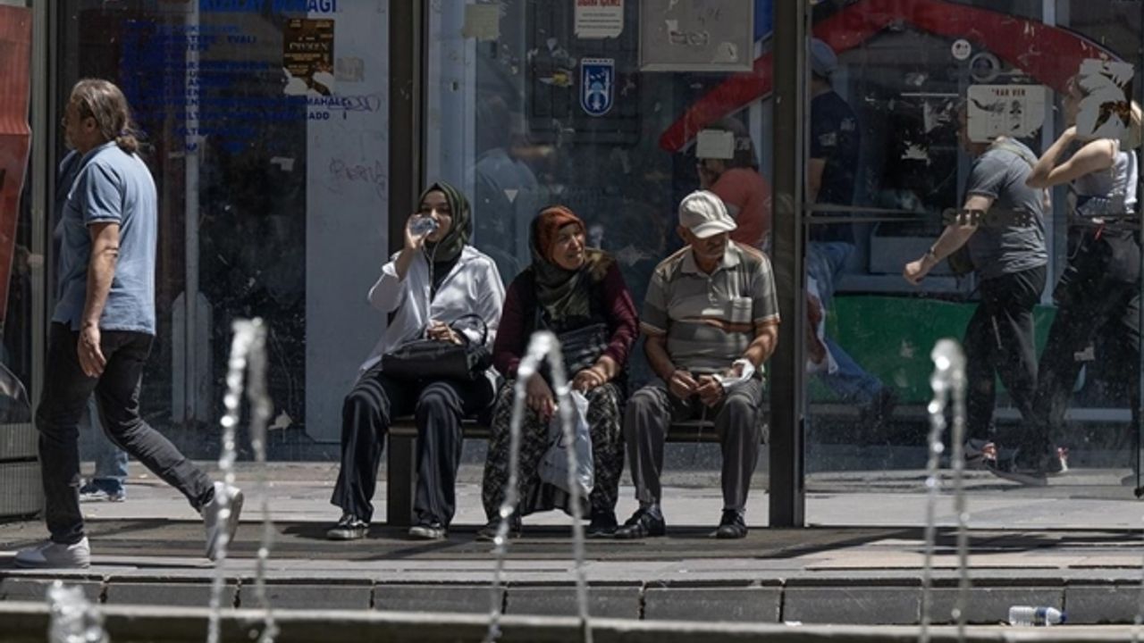 Sıcaklıklar, gelecek hafta başına kadar mevsim normallerinin 2 ila 8 derece üzerinde seyredecek