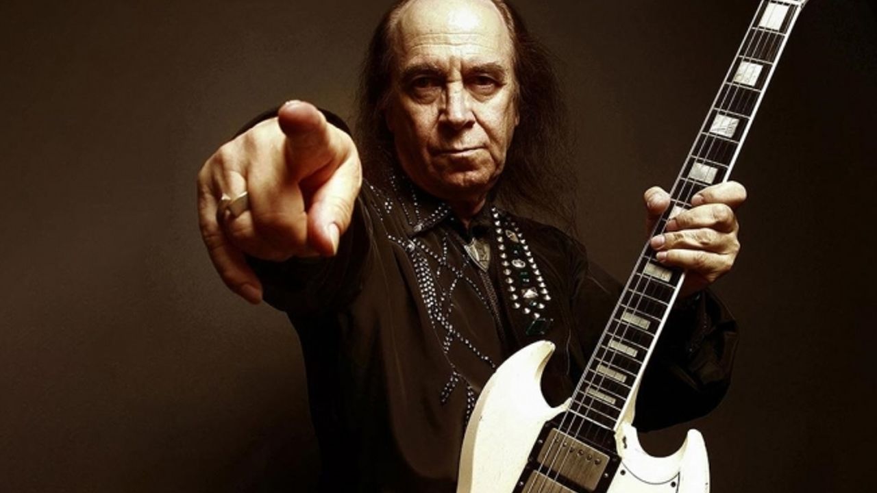 Ünlü rock müzisyeni Erkin Koray, 82 yaşında hayatını kaybetti