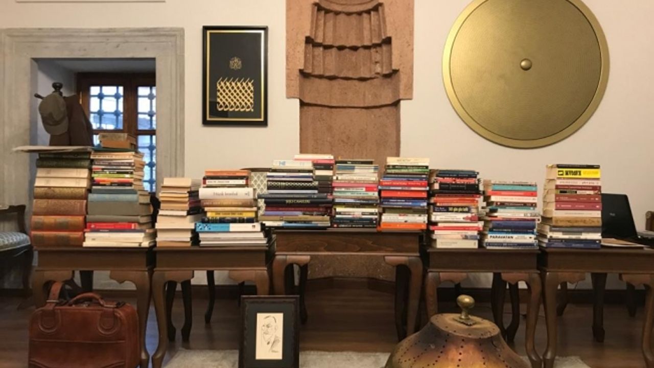 Kitapseverler yüzlerce yıllık eserlerle müzayedede buluştu