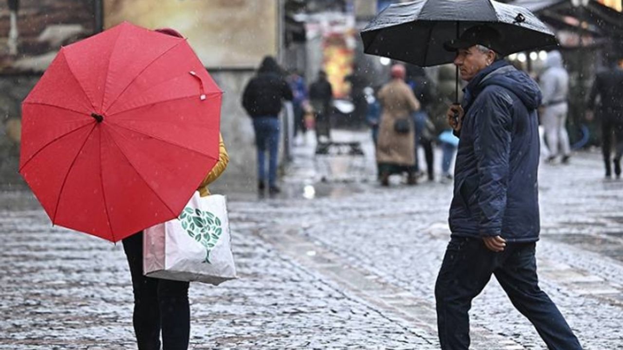 Meteoroloji’den İstanbul dahil 21 ile fırtına ve sağanak yağış alarmı