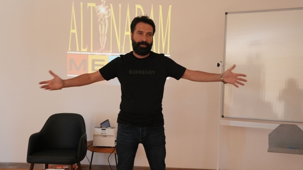SAVAŞ SANCAK ÖĞRENCİLERİYLE BODRUMDA 1 DAKİKA