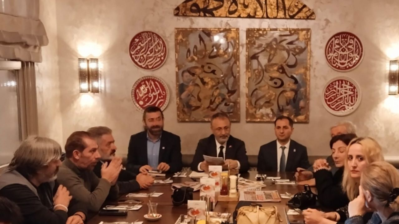 CHP’nin Eyüpsultan Belediye Başkan Adayı Dr. Mithat Bülent Özmen